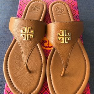 Tory Burch Jolie Flat Thong Sandals (New) ❤️